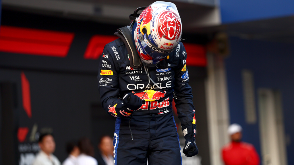 Verstappen passeia e enfim vence em dia de zorra na Malásia. Bortoleto é 18º