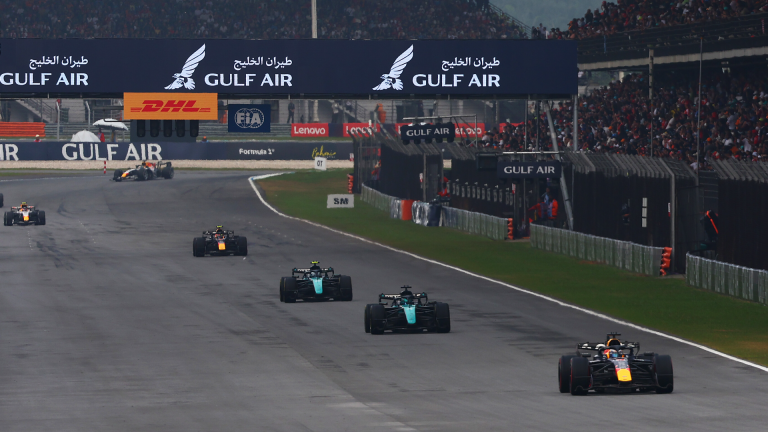A transformação digital no entretenimento esportivo: do paddock às plataformas interativas