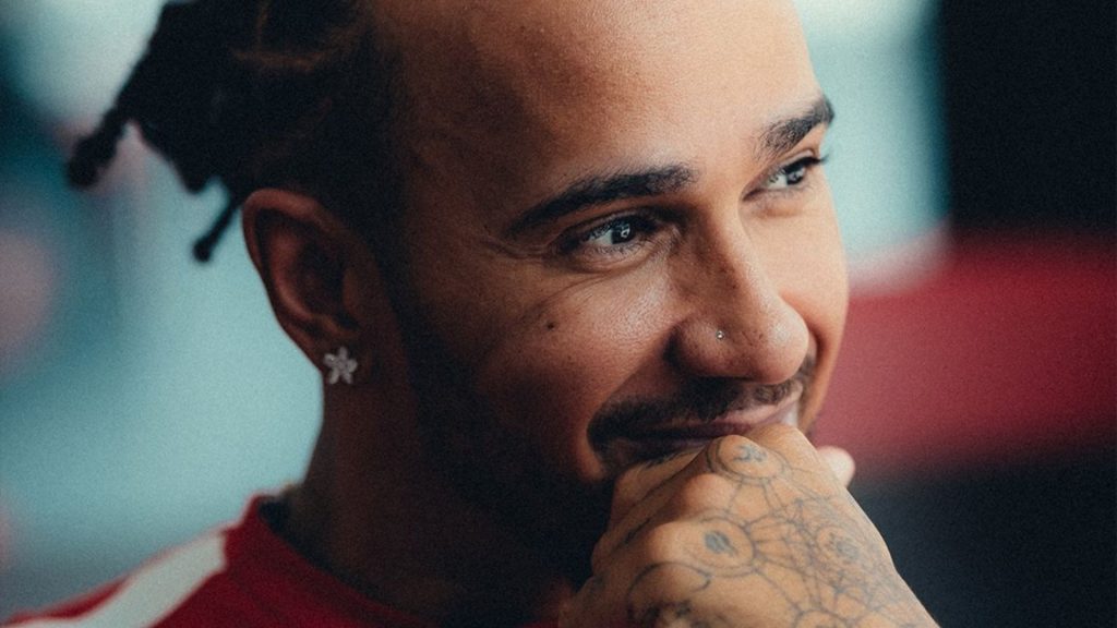 Hamilton alivia Ferrari, mas queria pneus intermediários em Sepang: 'Fui convencido'