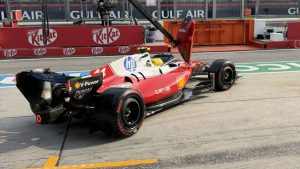 Hamilton se anima e elogia Ferrari por potencial em Sepang: “Acertamos em cheio”