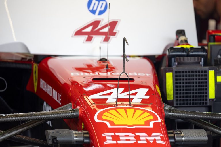 Hamilton pode vencer Verstappen em Sepang? Ferrari aposta nos pneus para virar disputa