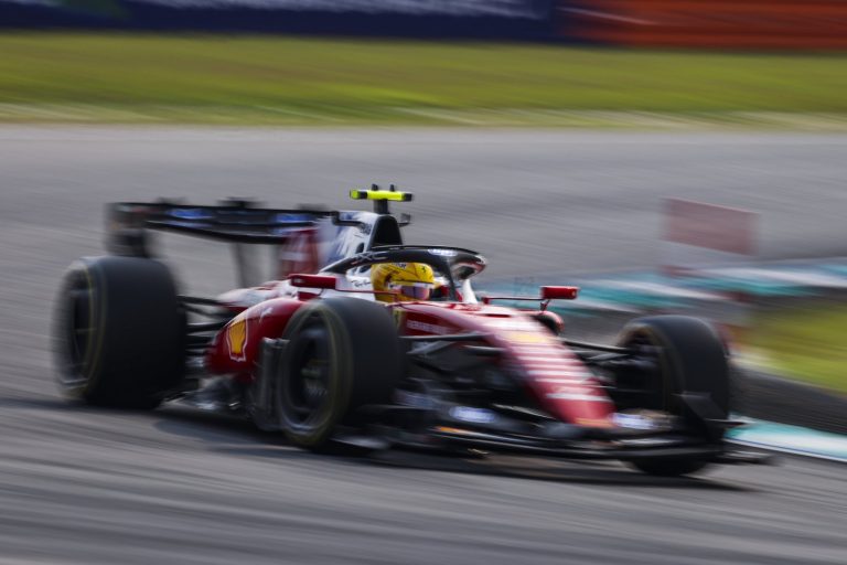 Hamilton hails “best lap of the year” but warns Verstappen could pull away