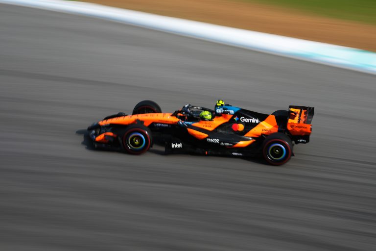 Norris lamenta las dificultades de McLaren en el GP de Bahrein y ve “bastante por resolver” en Sepang