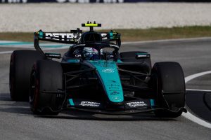 Antonelli aceita 2º lugar em Sepang, mas alerta Mercedes: “Temos trabalho a fazer”