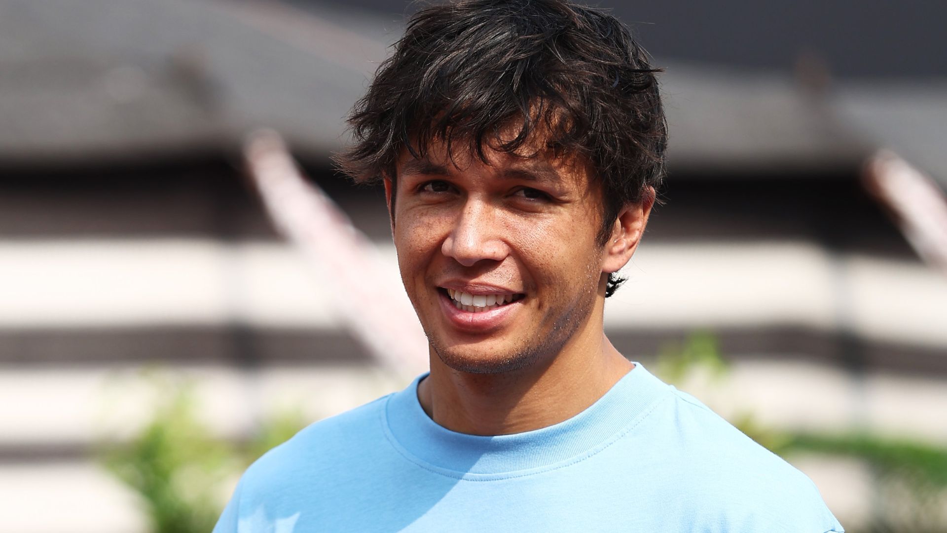 Albon มอง Singapore เป็น “สนามเหย้า” อีกแห่ง — ก่อน F1 กลับ Marina Bay