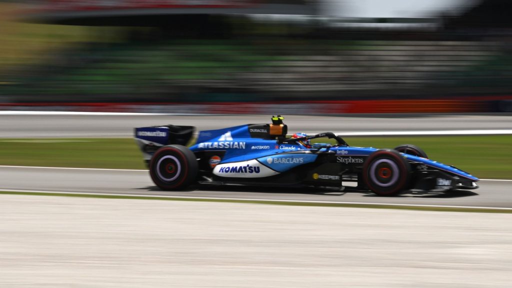 ยังไม่ทันสตาร์ต Sainz ก็โดนโทษ: Williams ถูกปรับหลังเร็วเกินแค่ 0.3 กม./ชม.