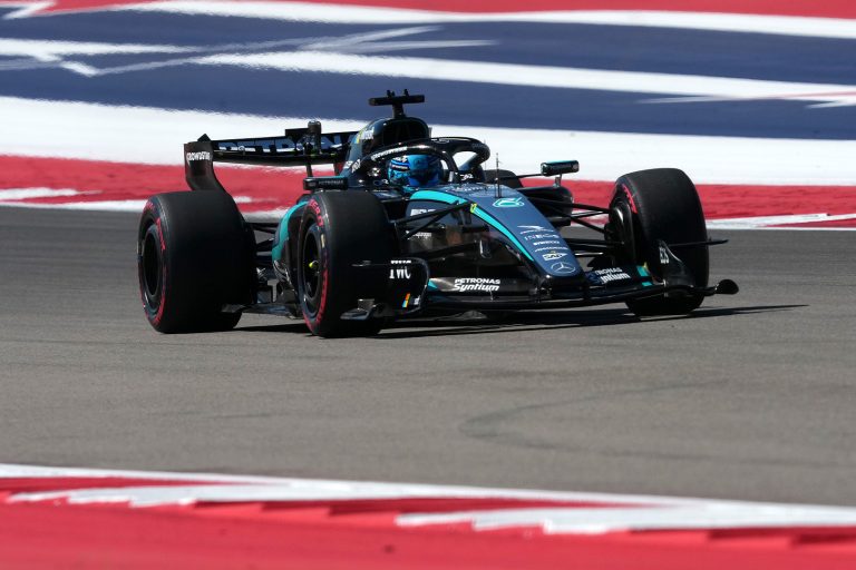Russell segue Antonelli e vê Mercedes na direção certa com atualizações em Austin