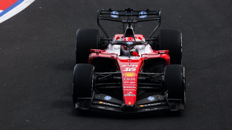 Leclerc dita ritmo com Ferrari em TL1 de novatos na Cidade do México. Antonelli fica em 2º