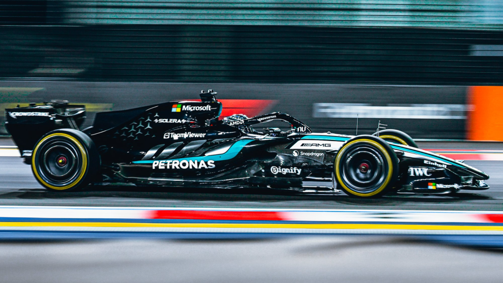 Russell says Mercedes felt different after Singapore sprint crash: “Something was a bit odd”