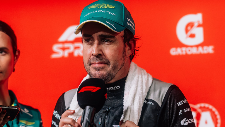 Alonso diz que motor V10 “era divertido”, mas questiona retorno na F1: “Mundo mudou”