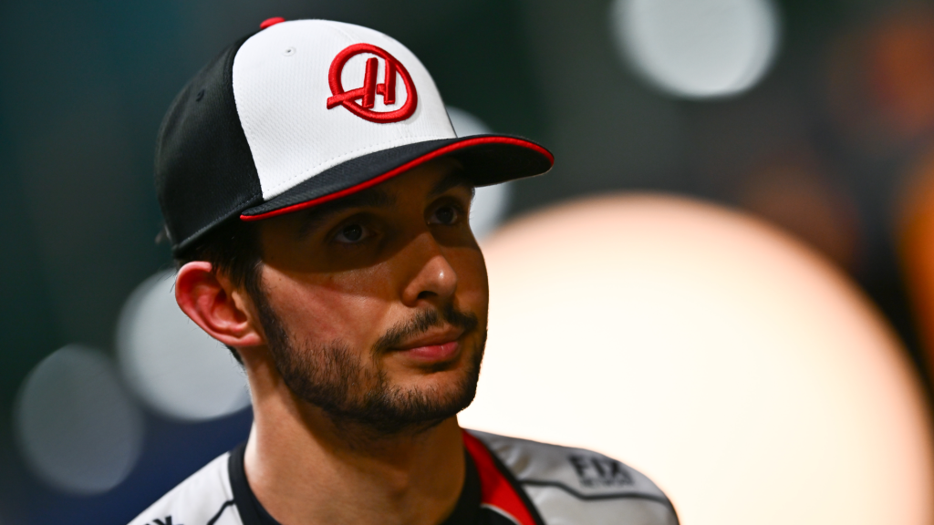 Ocon elogia Câmara, mas volta a defender que “não merece ficar fora da F1”