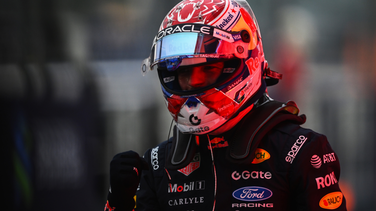 F1 em Singapura: Verstappen larga na pole com Ferrari à espreita. Veja horário em Portugal