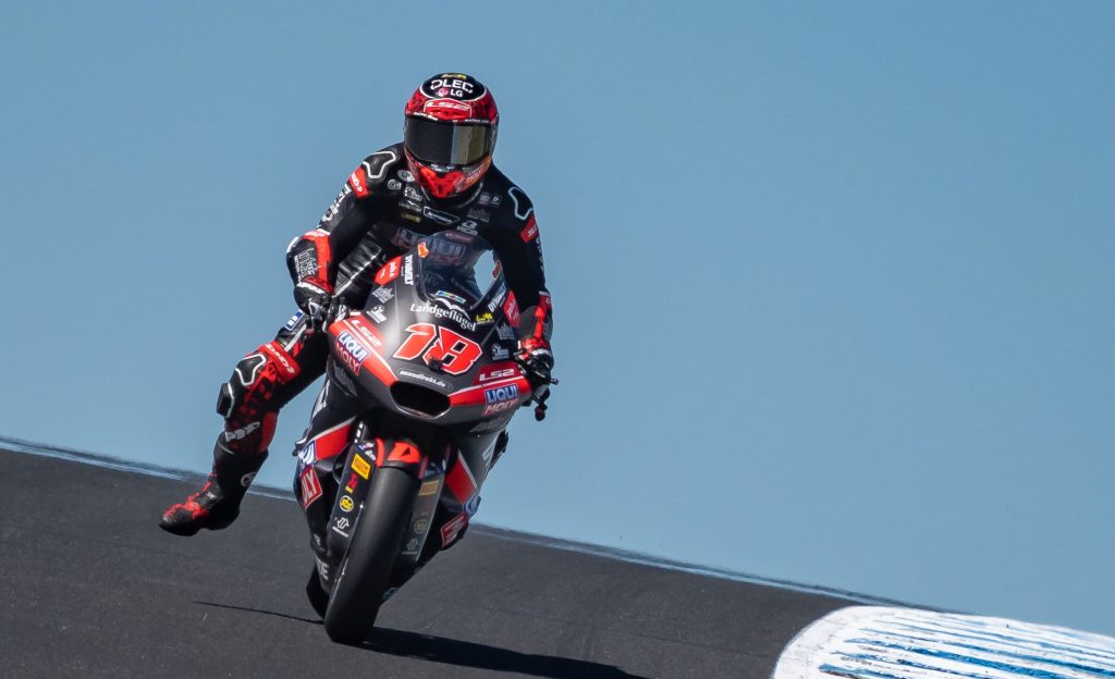 González bate Baltus na Austrália e crava 2ª pole na Moto2 2026. Guevara larga em 6º