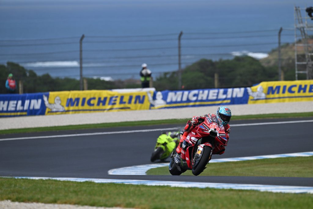Marc Márquez supera queda e crava pole da MotoGP na despedida de Phillip Island. Moreira é 10º