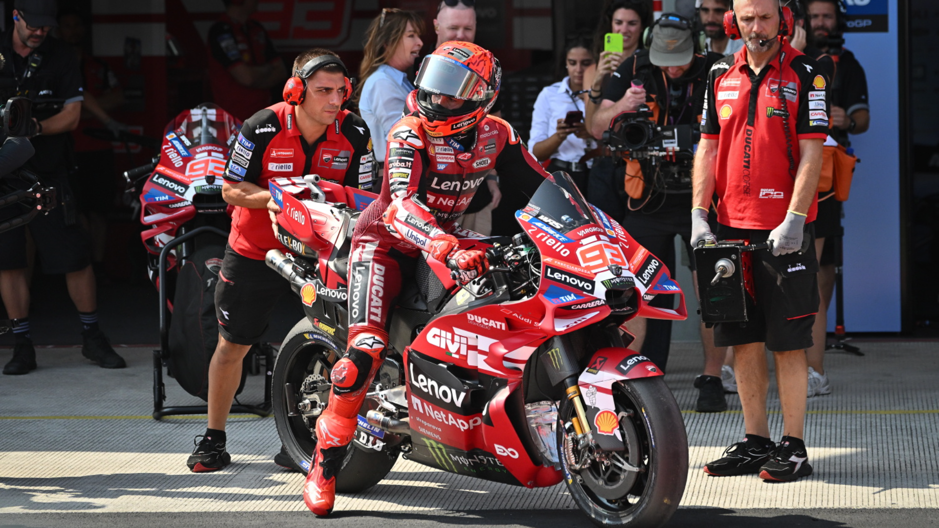 Ducati estalla ante las acusaciones de fabricar una moto para Márquez: “Son habladurías de bar”