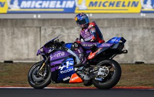 Razgatlıoğlu é punido por atrapalhar Bezzecchi e perde 3 posições no grid do GP da Indonésia