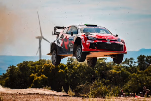 Evans vê Solberg errar nos metros finais e conquista título do WRC no Rali da Itália-Sardenha